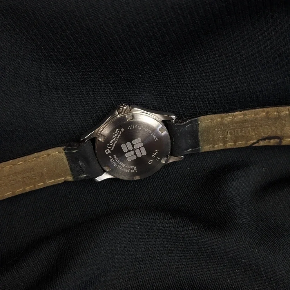 Vintage Columbia stainless steel 100m quartz watch, analog, 24hr, date, black